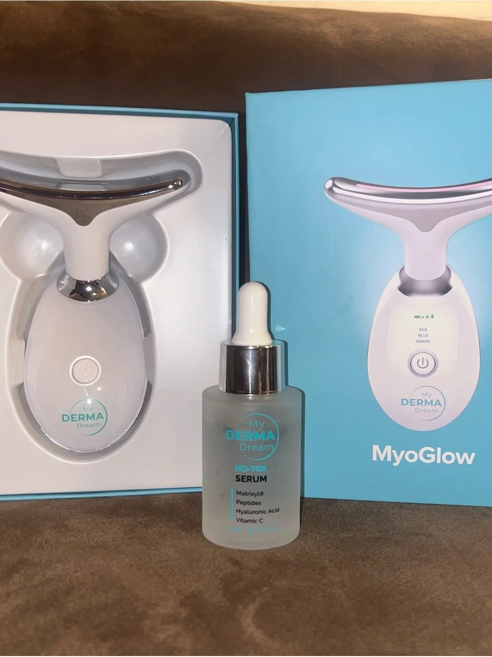 MyoGlow Derma Dream Red Light Therapy Device with No-Tox Serum — White & Aqua